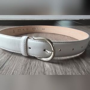 Vera Pelle Made in Italy White Genuine Leather Belt Silver Buckle M/L